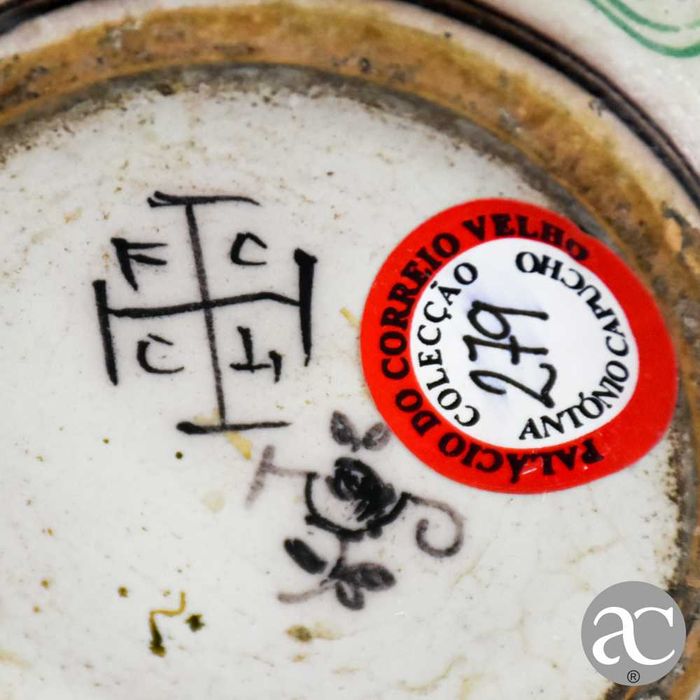 Jarra bojuda em faiança Constância, colecção António Capucho