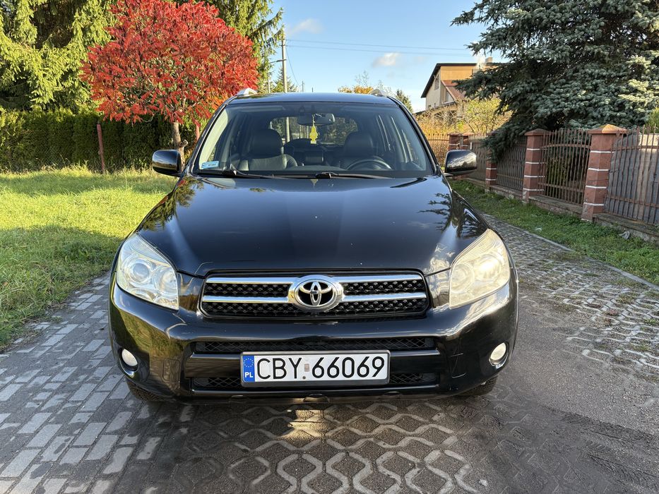 Totota RAV4 177 KM stan BDB