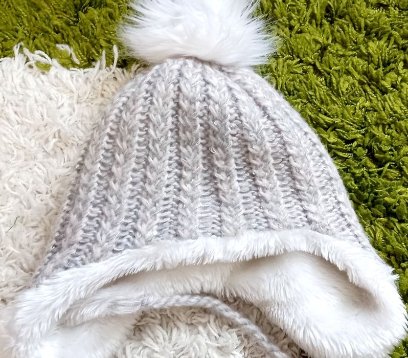 Шапка зимова для дівчинки