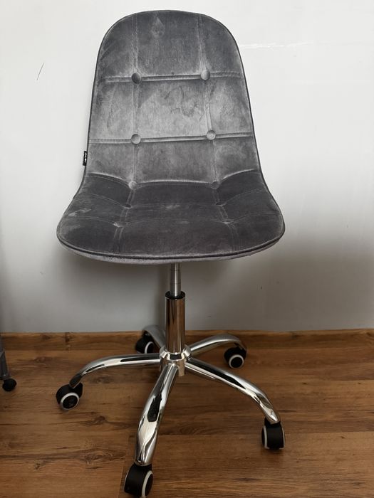 Krzesło obrotowe welurowe