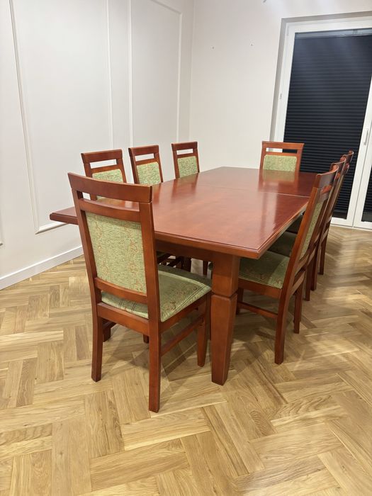 Meble do salonu stół z krzeslami, komoda, witryna