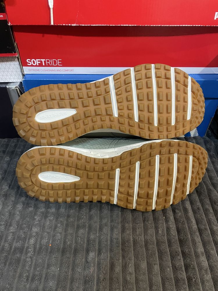 Оригінальні кросівки  Skechers Escape  41(27см) нові