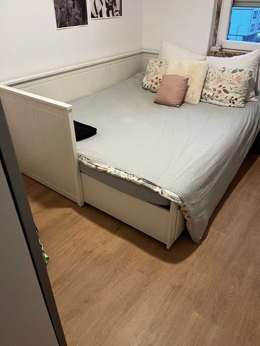 Cama branca Ikea