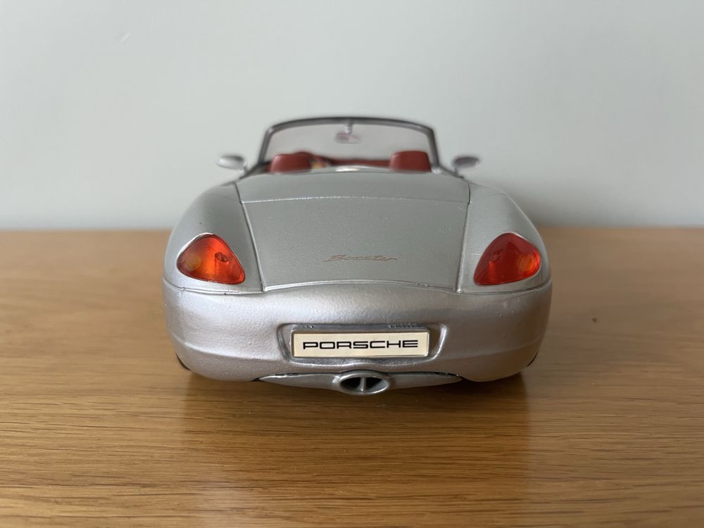 Sprzedam autko Maisto Porsche Boxster w skali 1:18