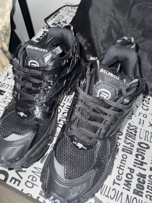 balenciaga runner