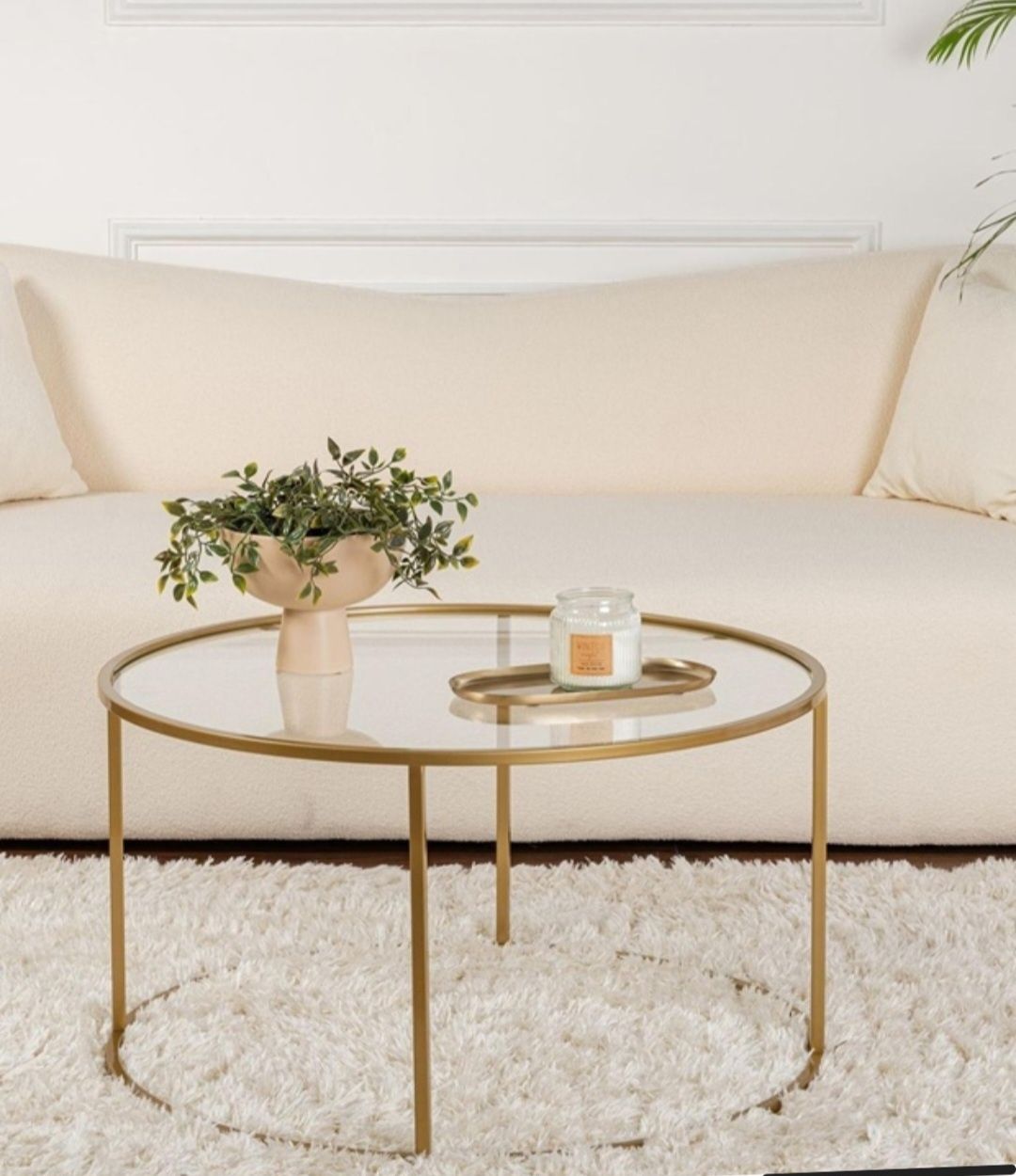 Mesa dourada e vidro para sala