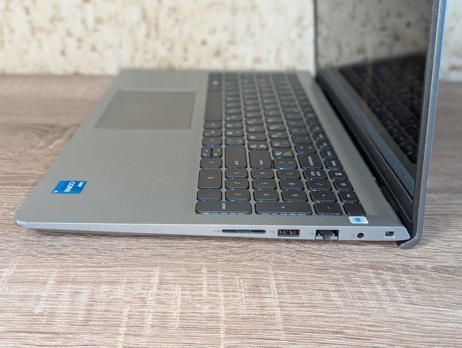 Dell з 4К 15,6" IPS на i5 1335u 16/512 підсвітка 2024 р