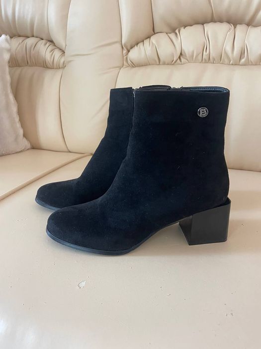 Нові жіночі черевики (нубук)40 розмір