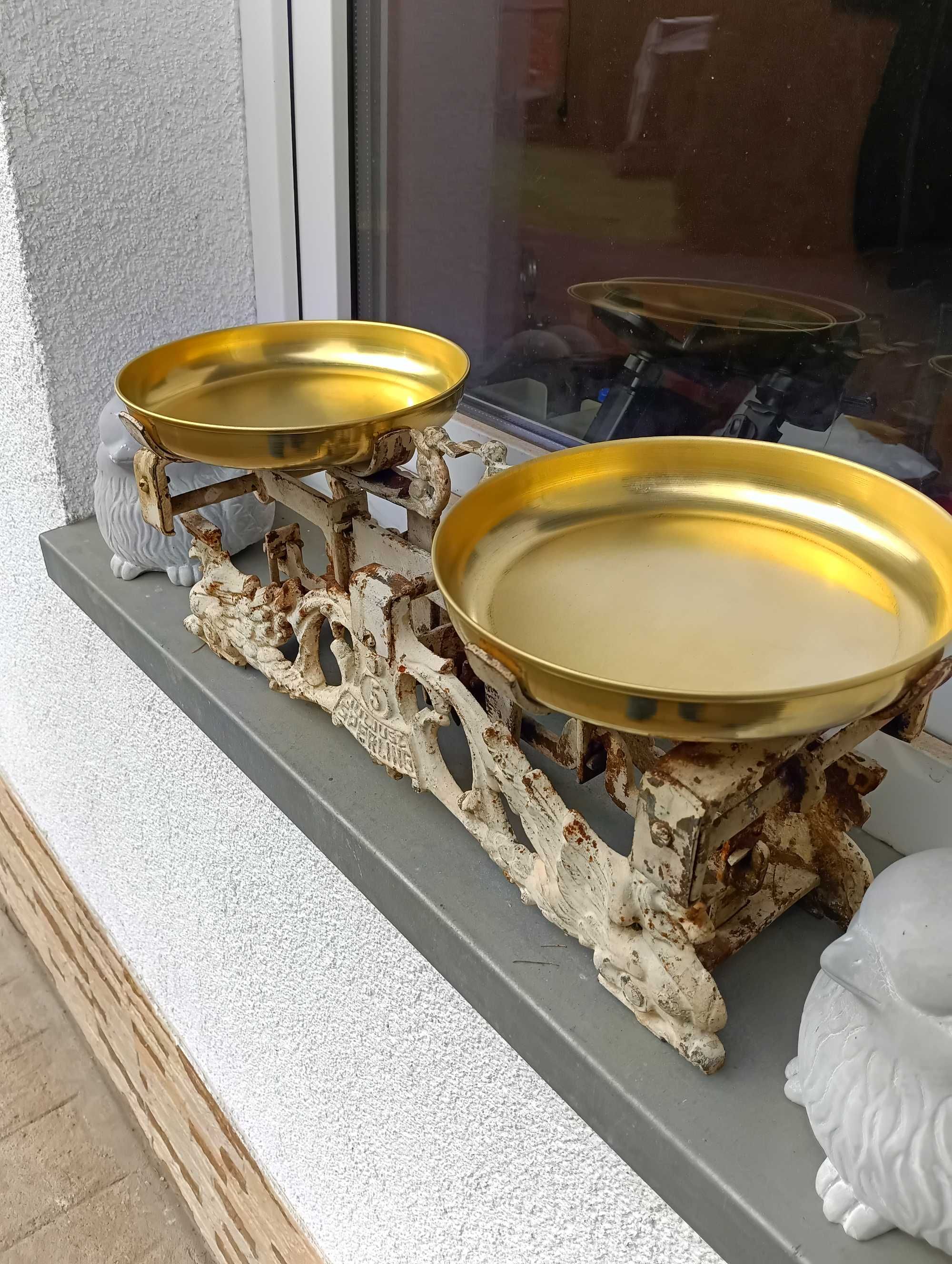 Waga szalkowa Sperling -Gryfy 1946 rok . Tarowniki i szalki mosiężne.