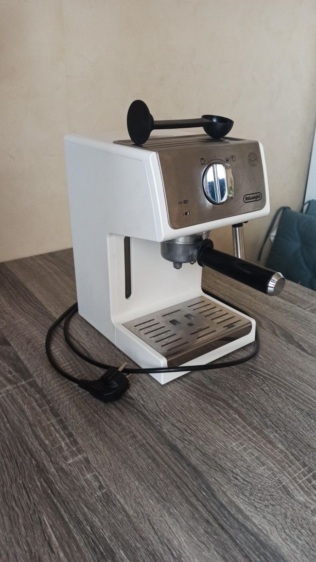 Ріжкова кавоварка DeLonghi ECP 33.21 W