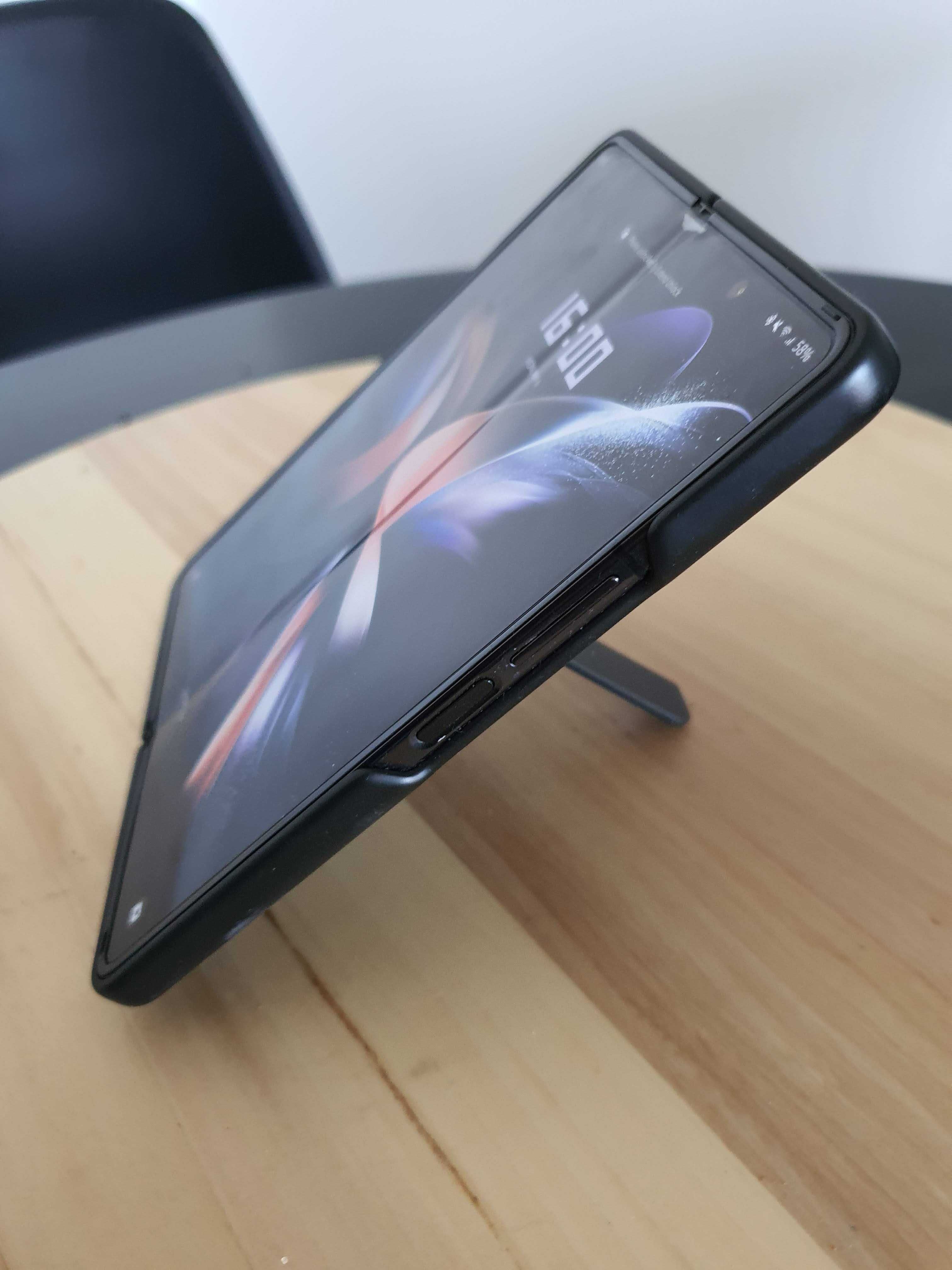 Galaxy Z Fold 4 256GB 12GB Black em Excelente Estado