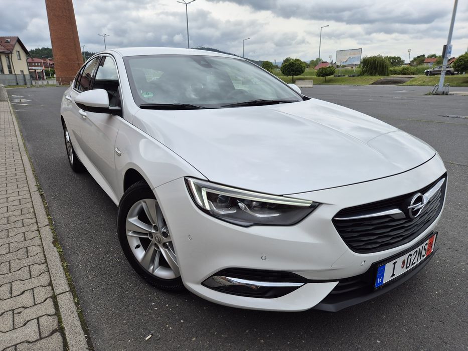 Insignia 2018 rok 1.5 benzyna 76 tys km led navi  z niemiec oplacone