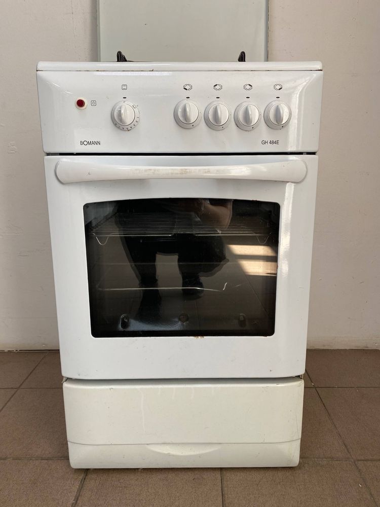 Газова плита з газовою духовою шафою Bomann GH484E