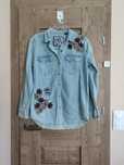 Superdry – Niebieska jeansowa koszula oversize z haftowanym wzorem