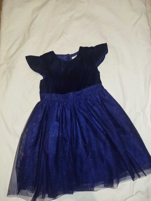 Чудове гарне платтячко для дівчинки