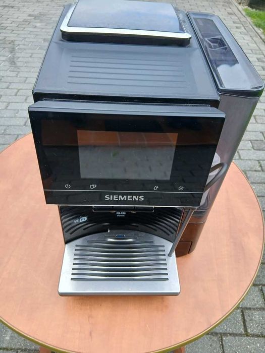 Ekspres do kawy Siemens TP703R19 EQ700