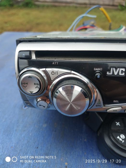 Продам магнітолу JVC