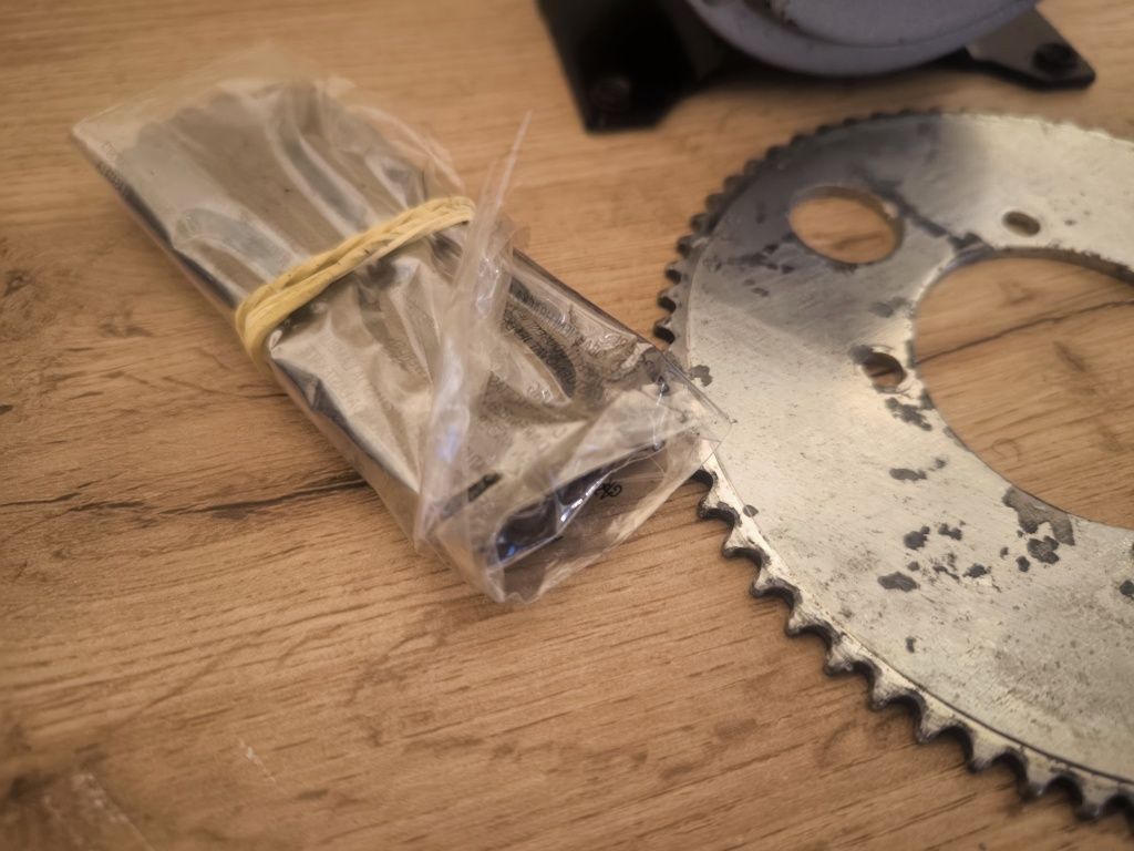 Silnik elektryczny do roweru 3750rpm 24V 16A + zębatka