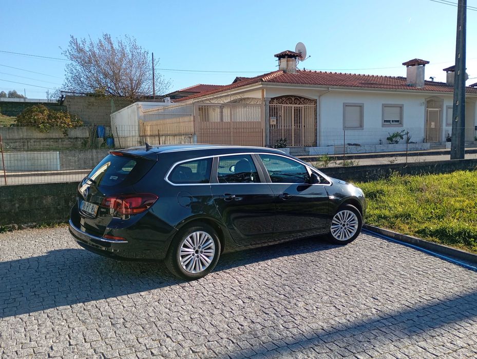 Opel Astra J em excelente estado.
