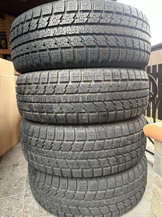 Toyo observe gsi5 235/60/18