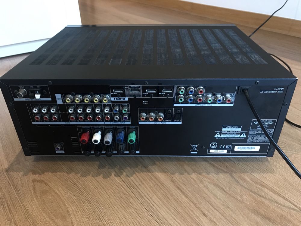 Amplificador Harman Kardon AVR 142/230