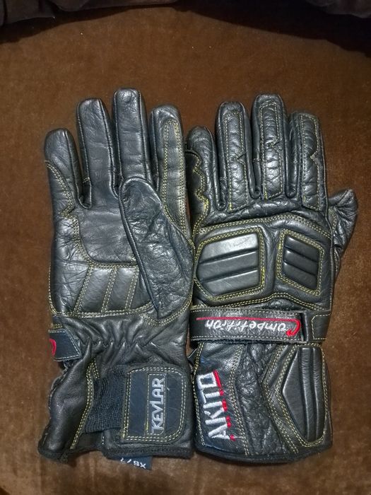 Мотоперчатки Akito