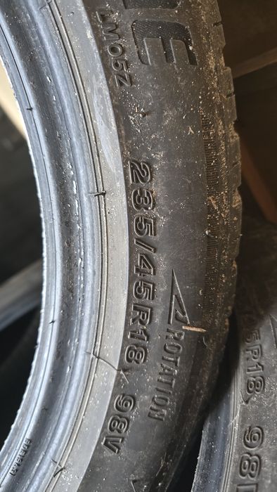 Шины 235х45х18 Bridgestone зима, 4шт.