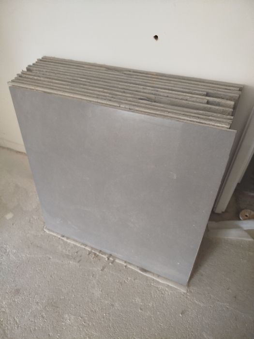 Pavimento cerâmico cinza 60cmx60cm