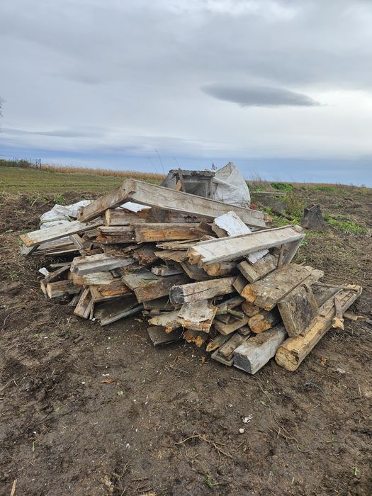 Drewno z rozbiórki
