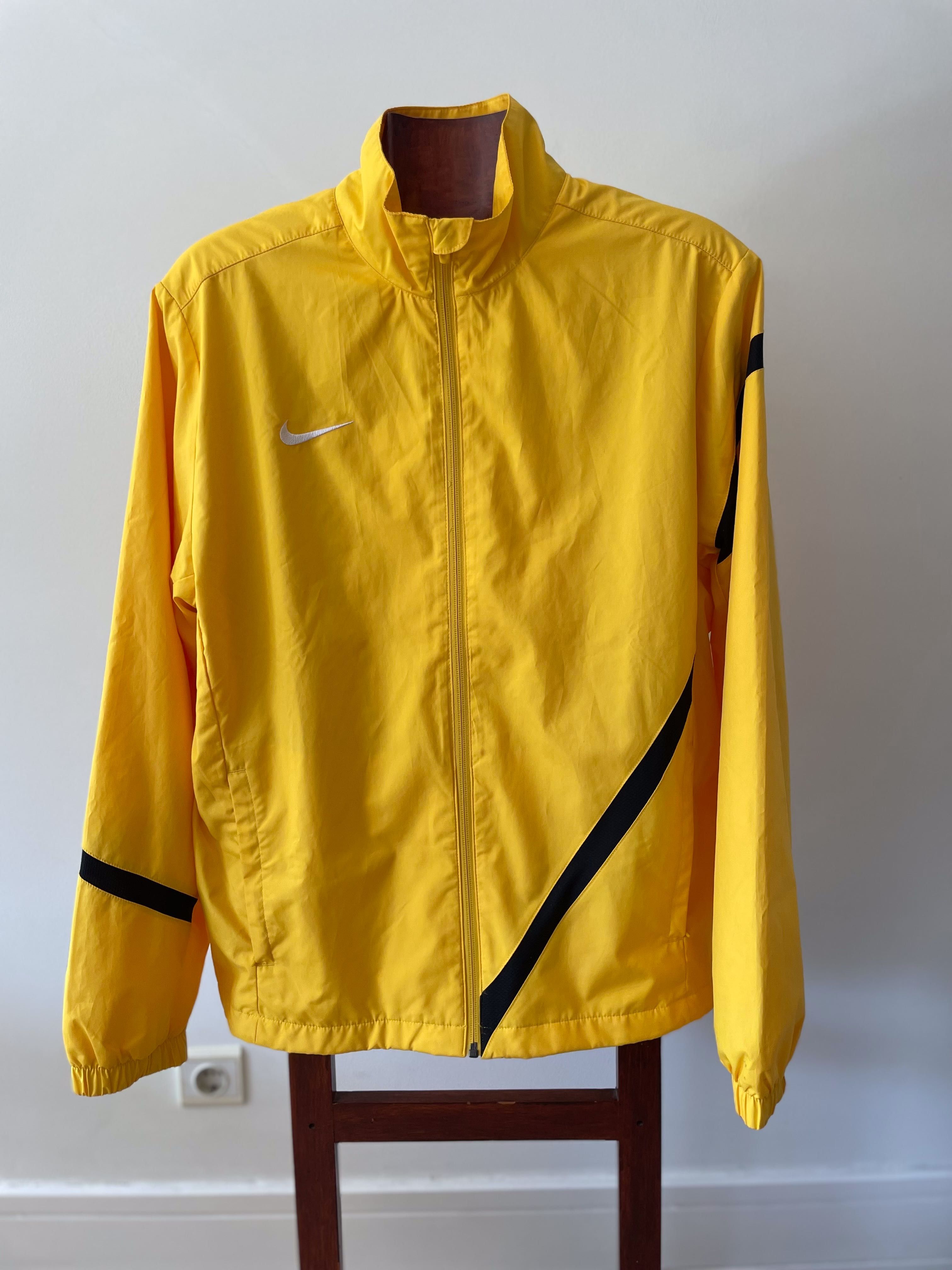 Casaco Nike Amarelo (Large) com risca diagonal Preta