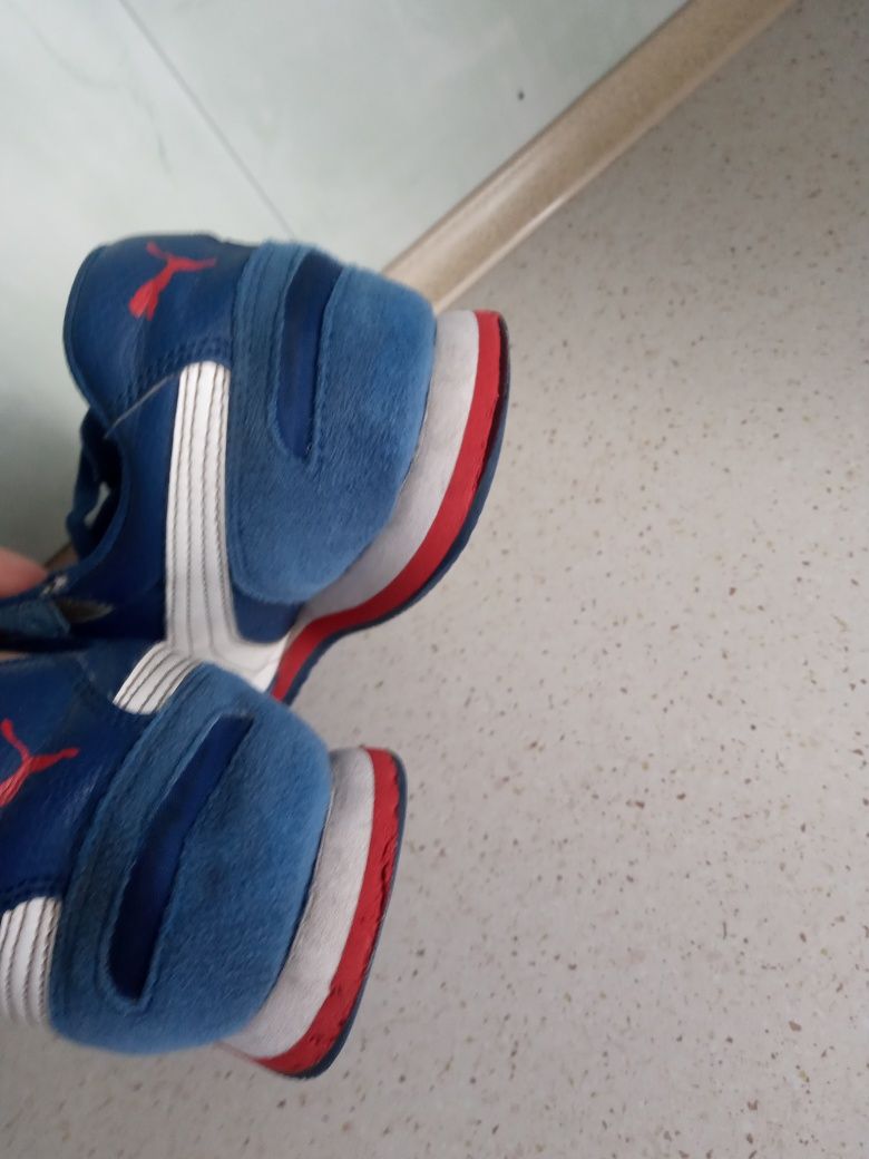 Buty sportowe puma używane uszkodzone rozmiar 38,5 długość wkładki 245