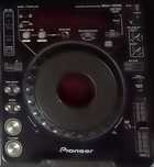 2x leitores Cd Pioneer CDJ 1000 (Com opção de mesa Behringer DJX 700 )