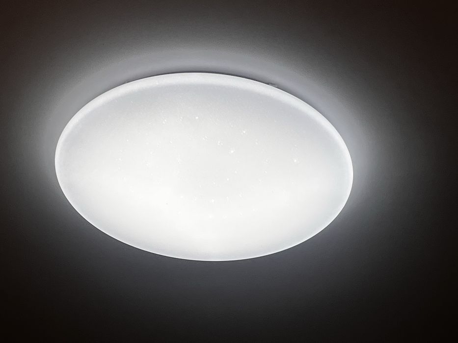 Duża lampa sufitowa