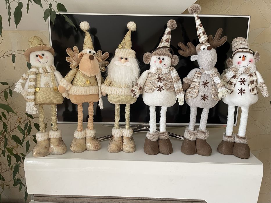 Новорічні святкові іграшки гноми , сніговики , олені