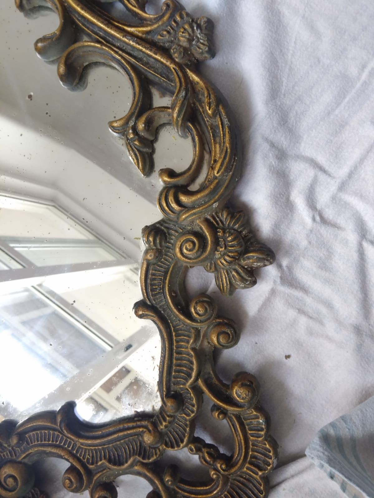 Espelho de latão ornamentado