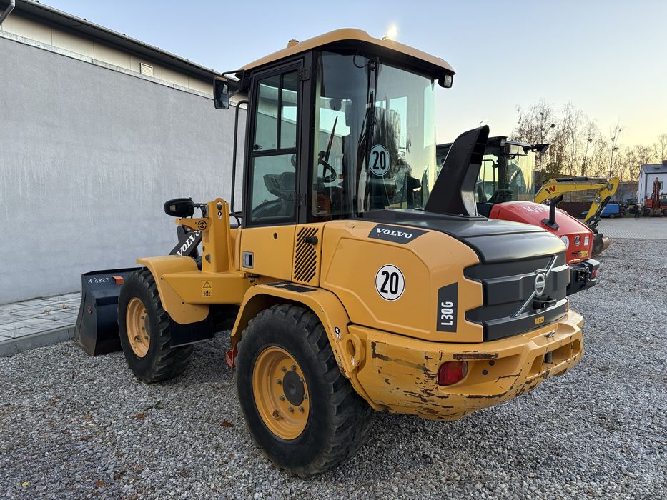 Volvo L30 plus waga l35 komatsu wa80 cat908 terex tl 80