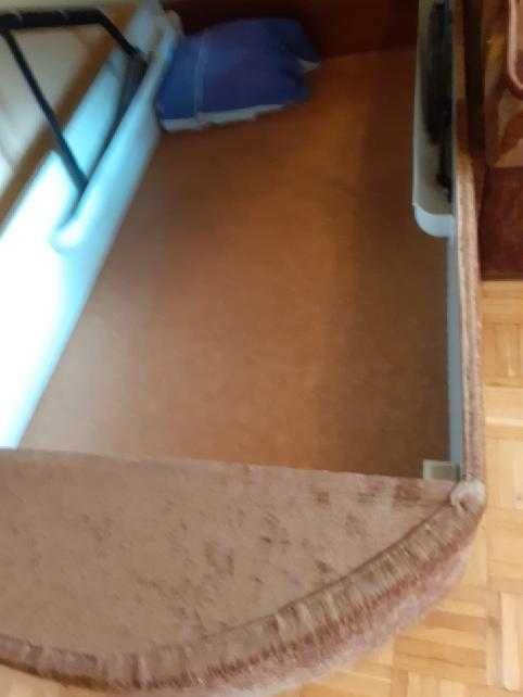 Sprzedam narożnik z funkcją spania i pojemnikiem na pościel.