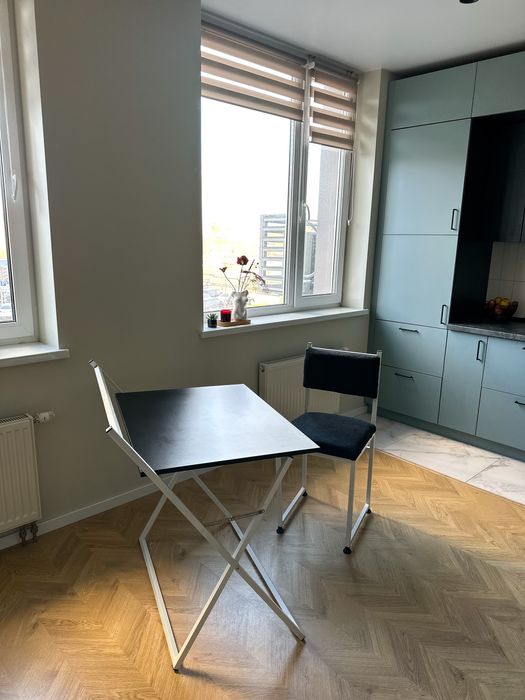 Міцний стіл трансформер • Ідеальний для малої квартири