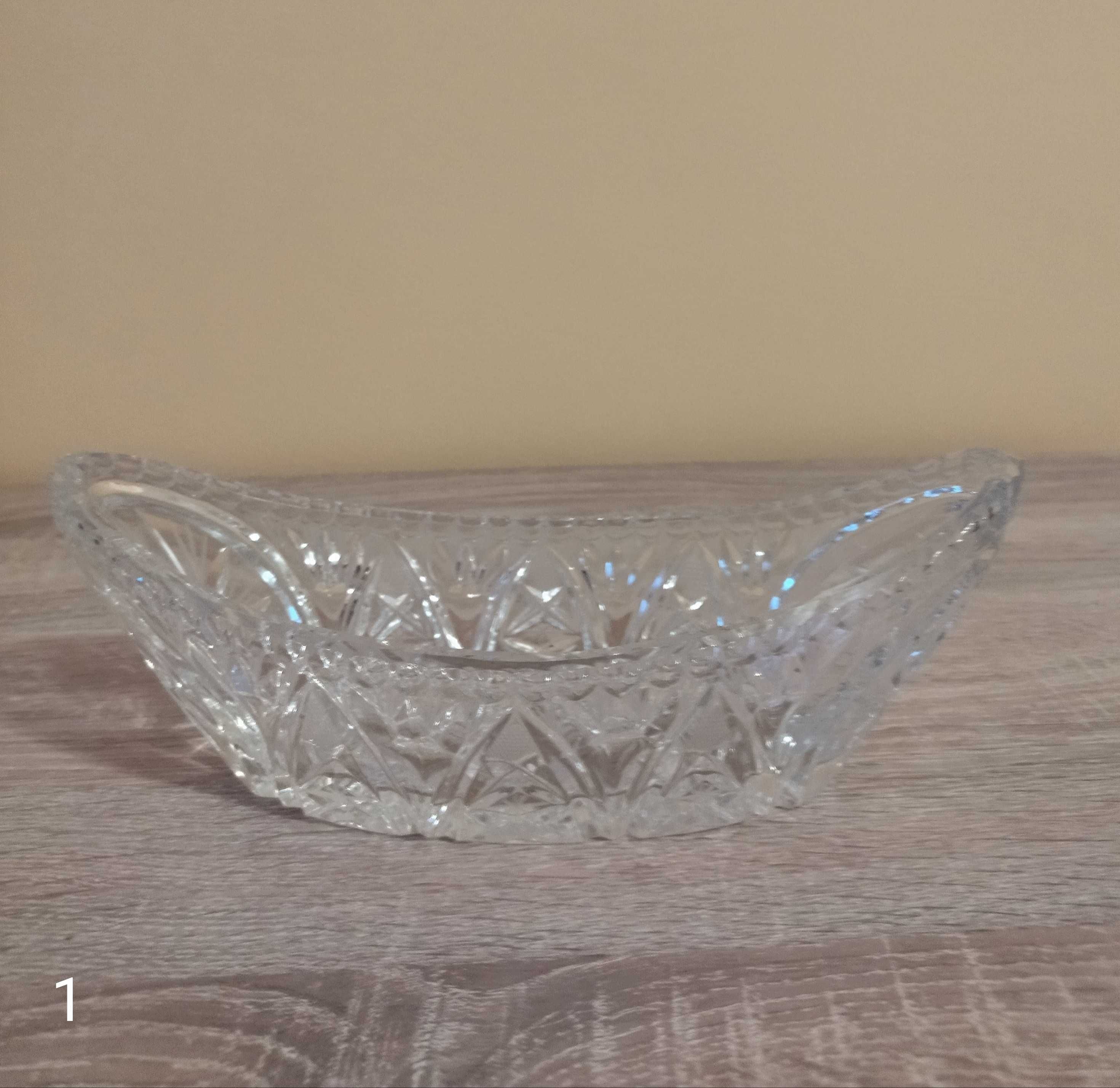 Kryształ w kształcie łódeczki