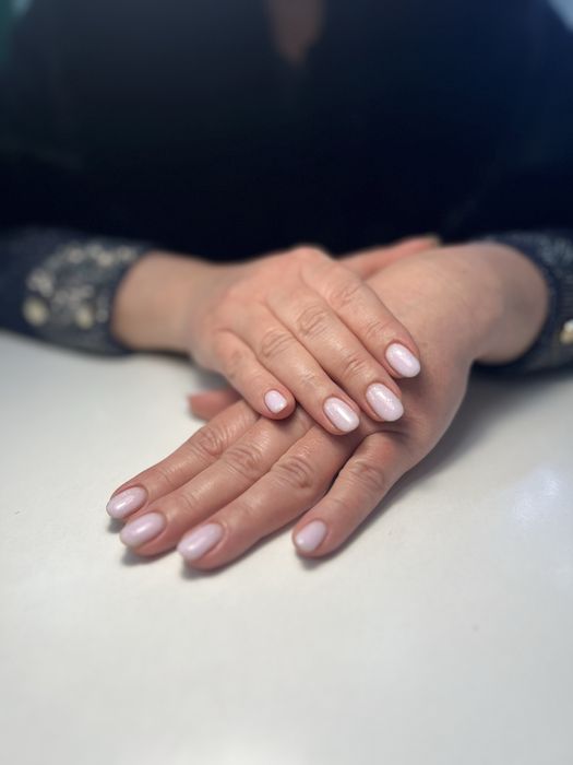 Манікюр/педикюр , нарощування вій , ламі вій/брів