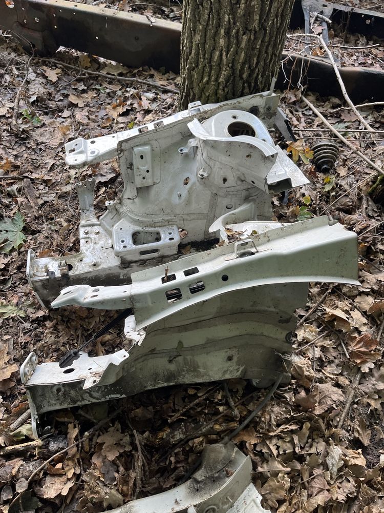 Черверть jetta 6 11-18 рік полка крила в наявності різні варіанти