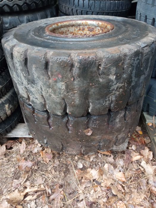 Opona 700x12 500x8  18x7x8 700x15 600x9 23x5 400x8 28x9-15 koła pełne