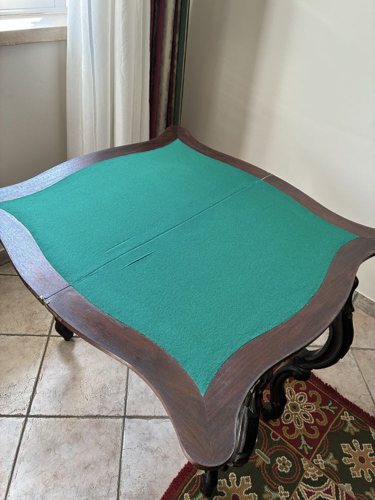 Mesa de jogo antiga