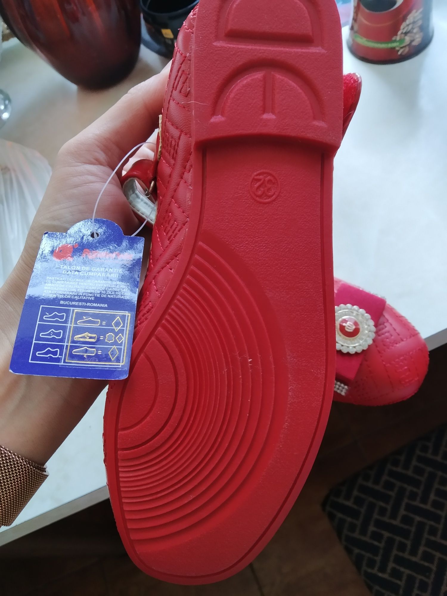 Красные туфли с перепонкой для девочки 32р(20см.стелька)