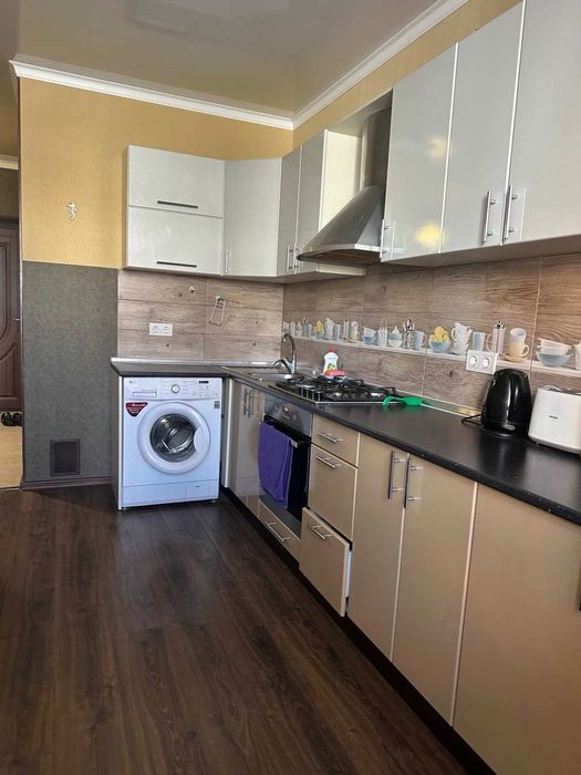 Квартира з АГВ у цегляному будинку. Можна під програми.