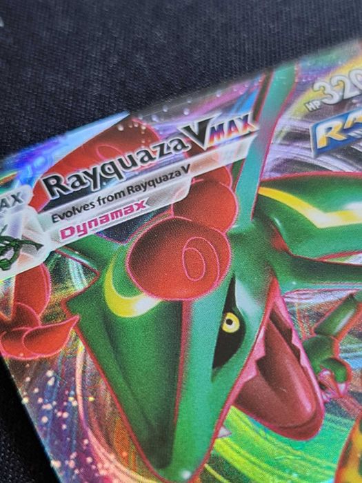 Rayquaza VMAX HP 320 - Brilhante Carta Pokemon