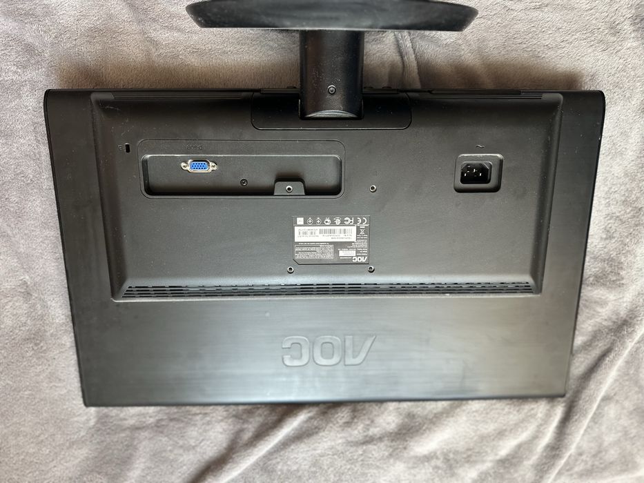 Великий монітор 21.5 марки AOC