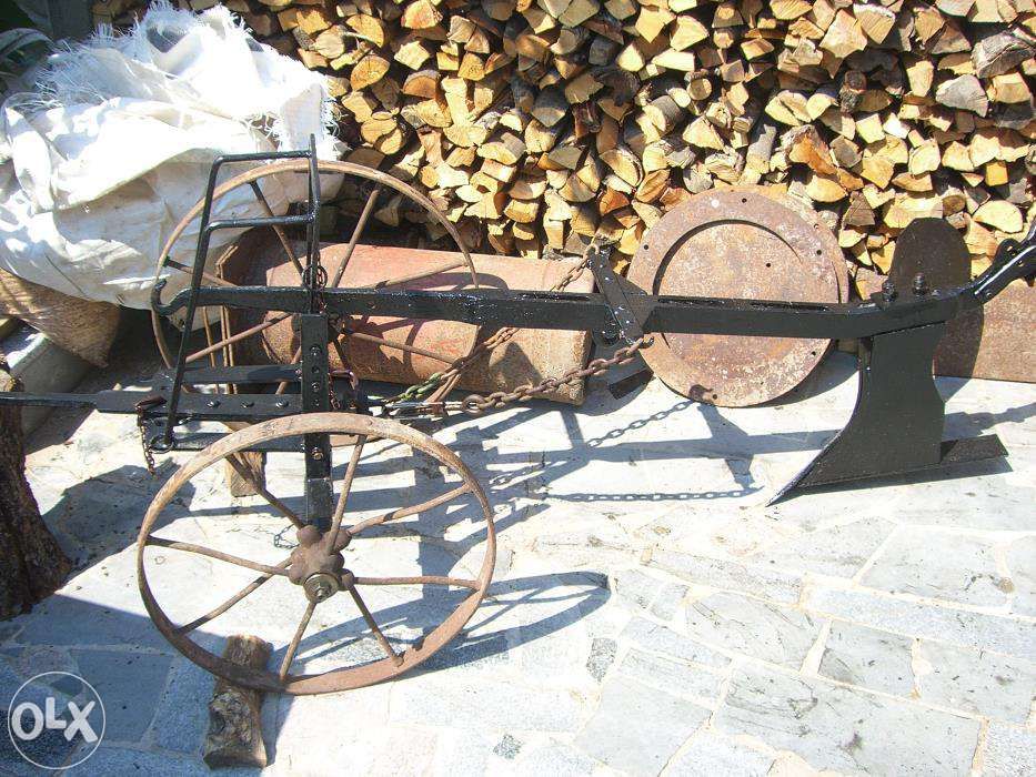 Продам робочий старовинний кінний плуг.