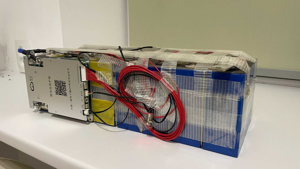 Продам майже нову батарею - EVE Lifepo4 25.6V 100А 2,56кВт BMS JIKONG