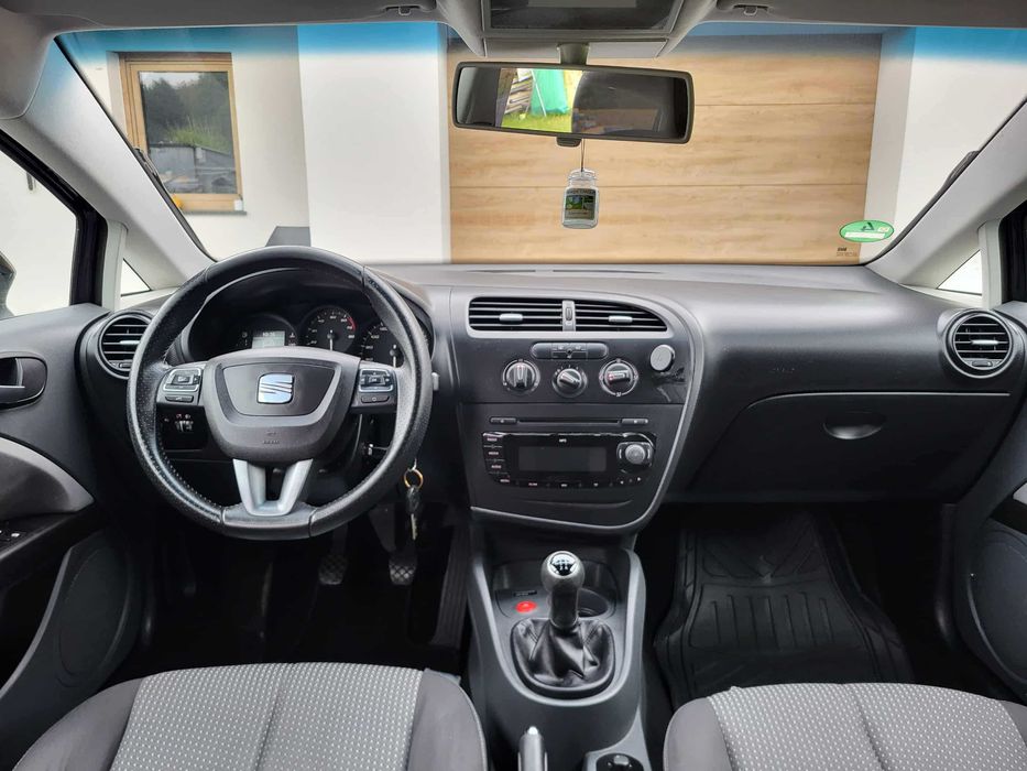 Seat Leon II Lift Model 2010 1.6 Mpi 102 km Klima Alu z Niemiec